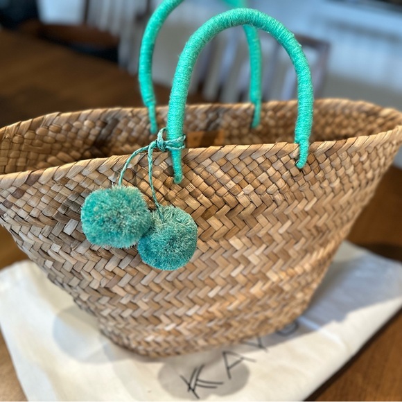 Kayu large straw tote with teal pom poms - Picture 3 of 4